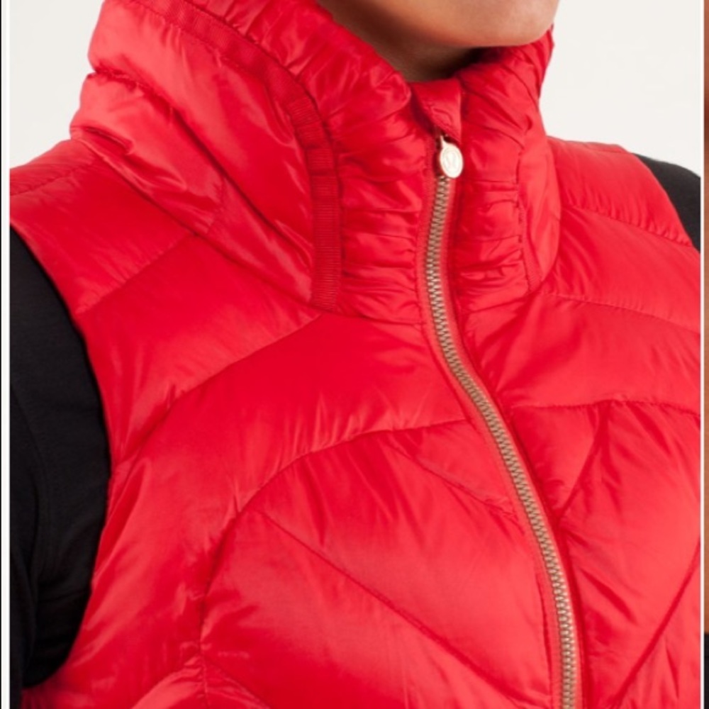 Lululemon Down Town Down Vest in Currant Red size 8 - Picture 3 of 16